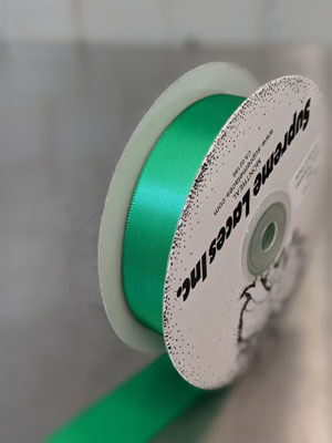 200 5-022 Kelly Green Ribbon Double Face