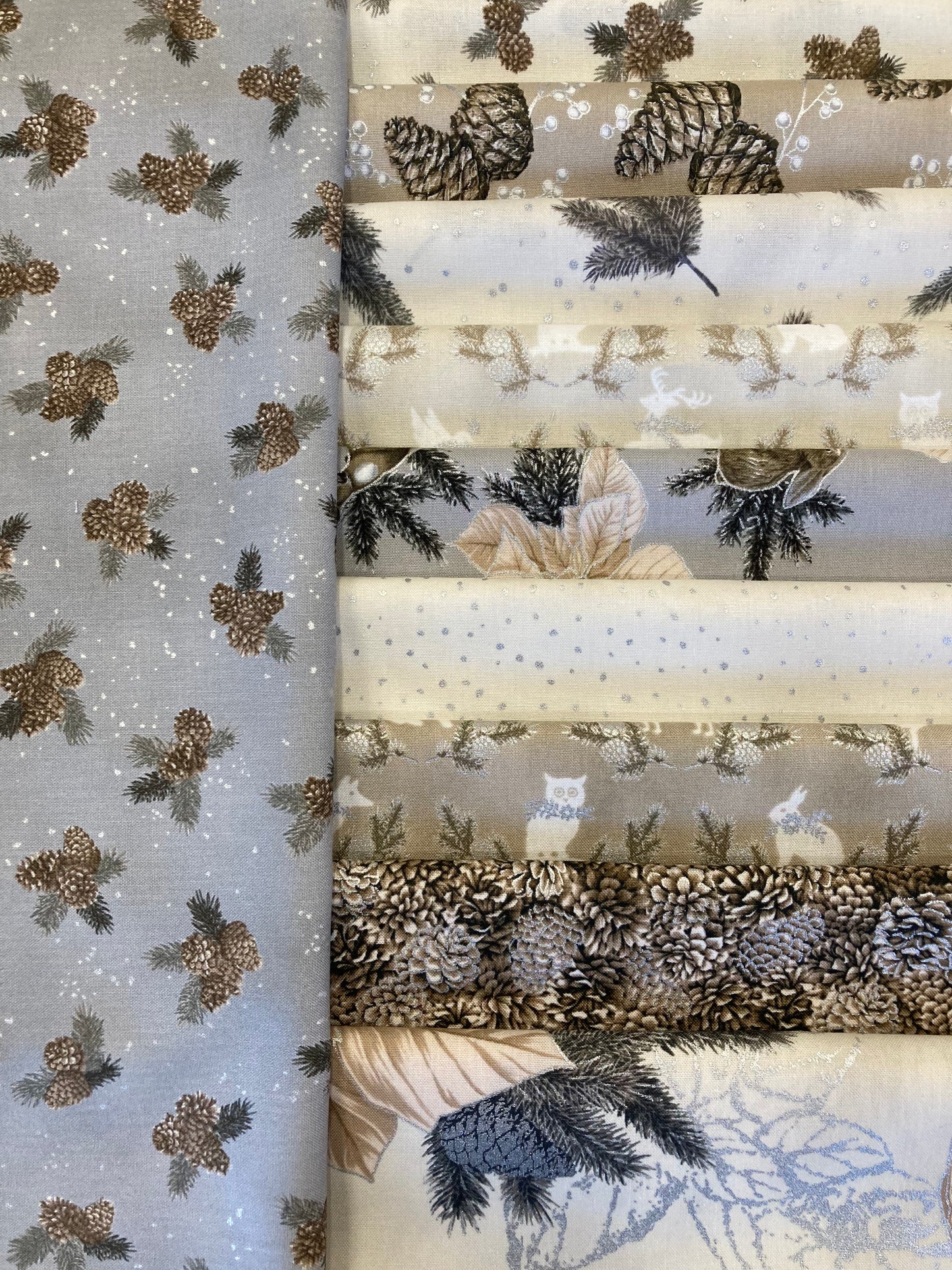 Holiday Flourish Forest Glen Fat Quarter Bundle