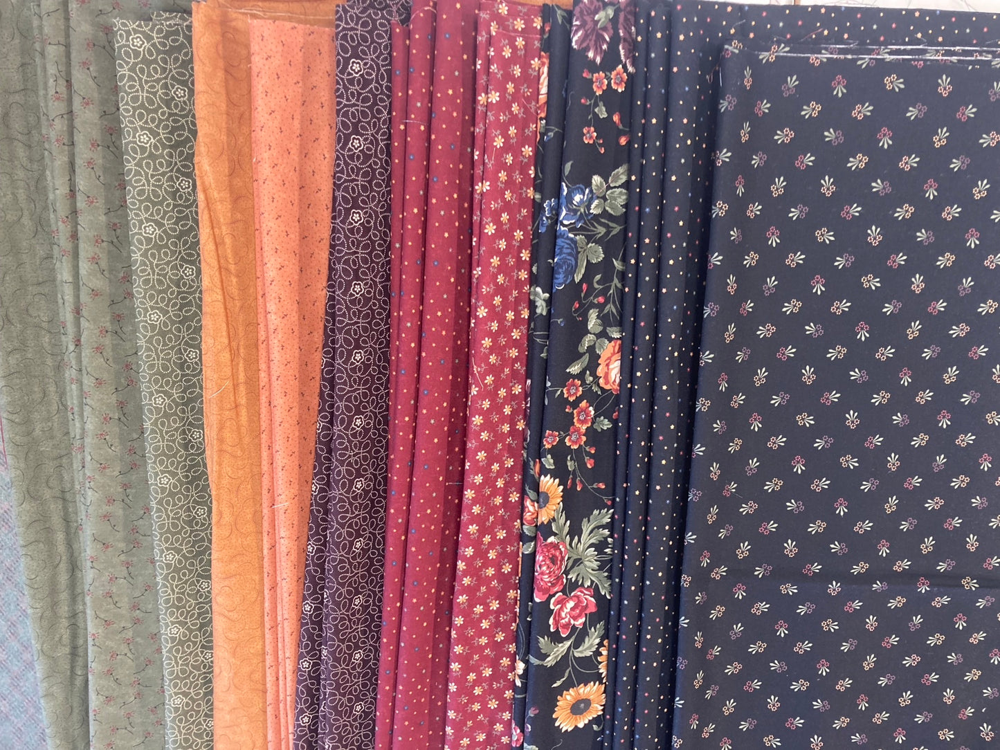 Daisy Lane Wine Spice Fat Quarter bundle