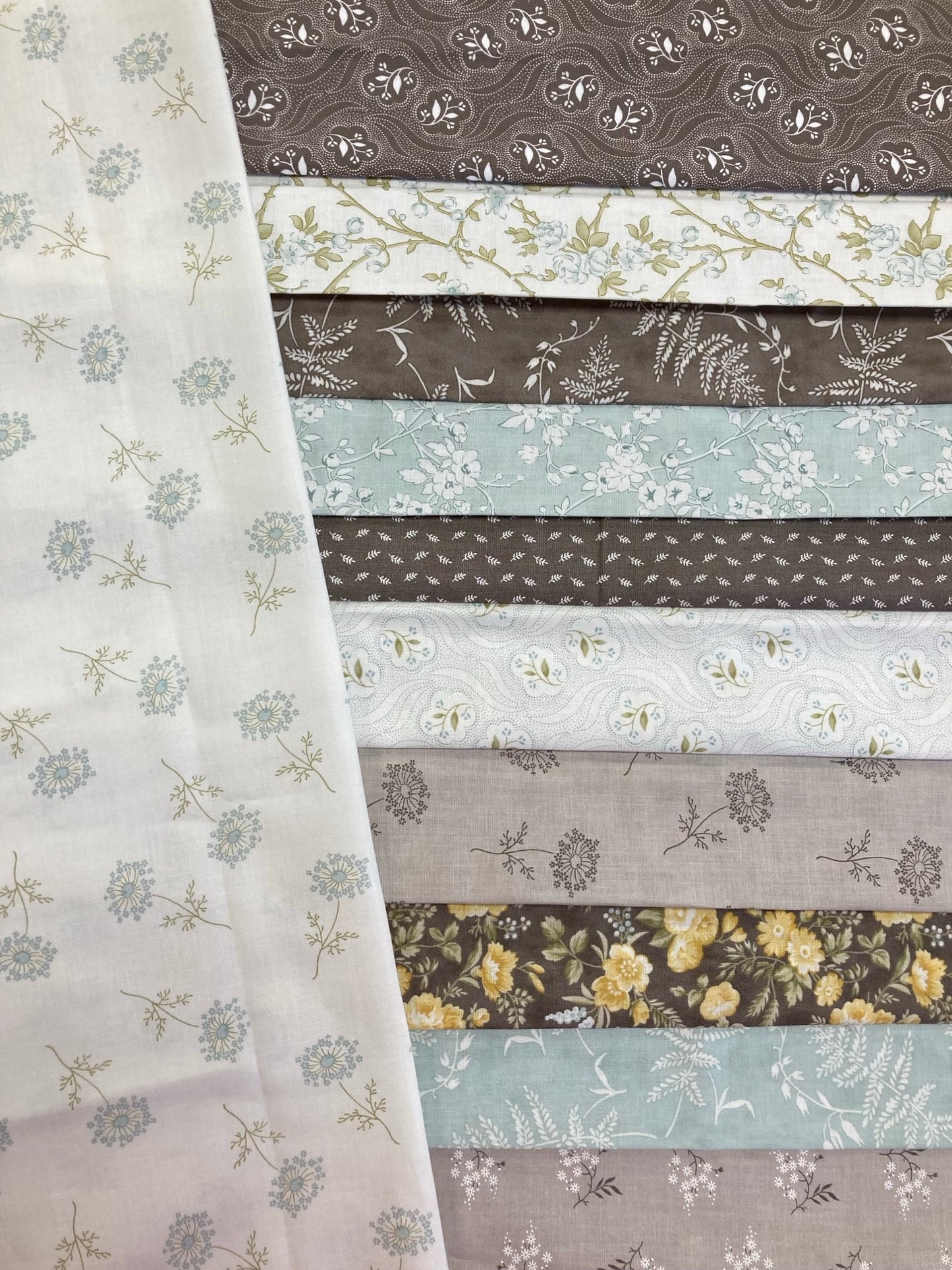 Honeybloom Fat Quarter Bundle