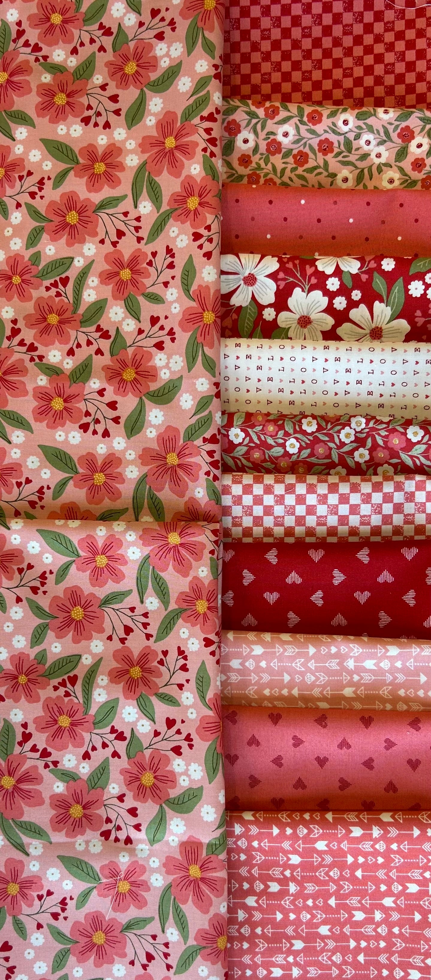 Love Blooms Fat Quarter Bundle