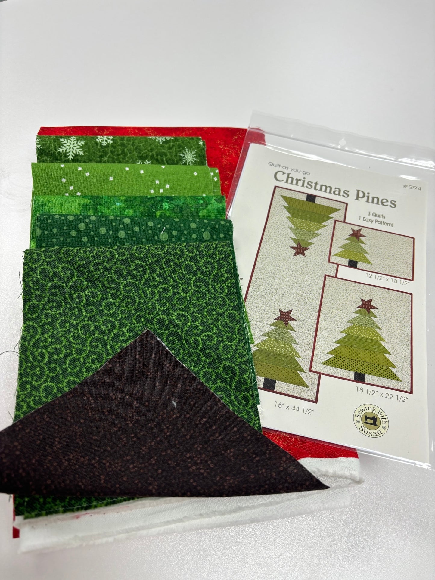 Christmas Pines Kit Red