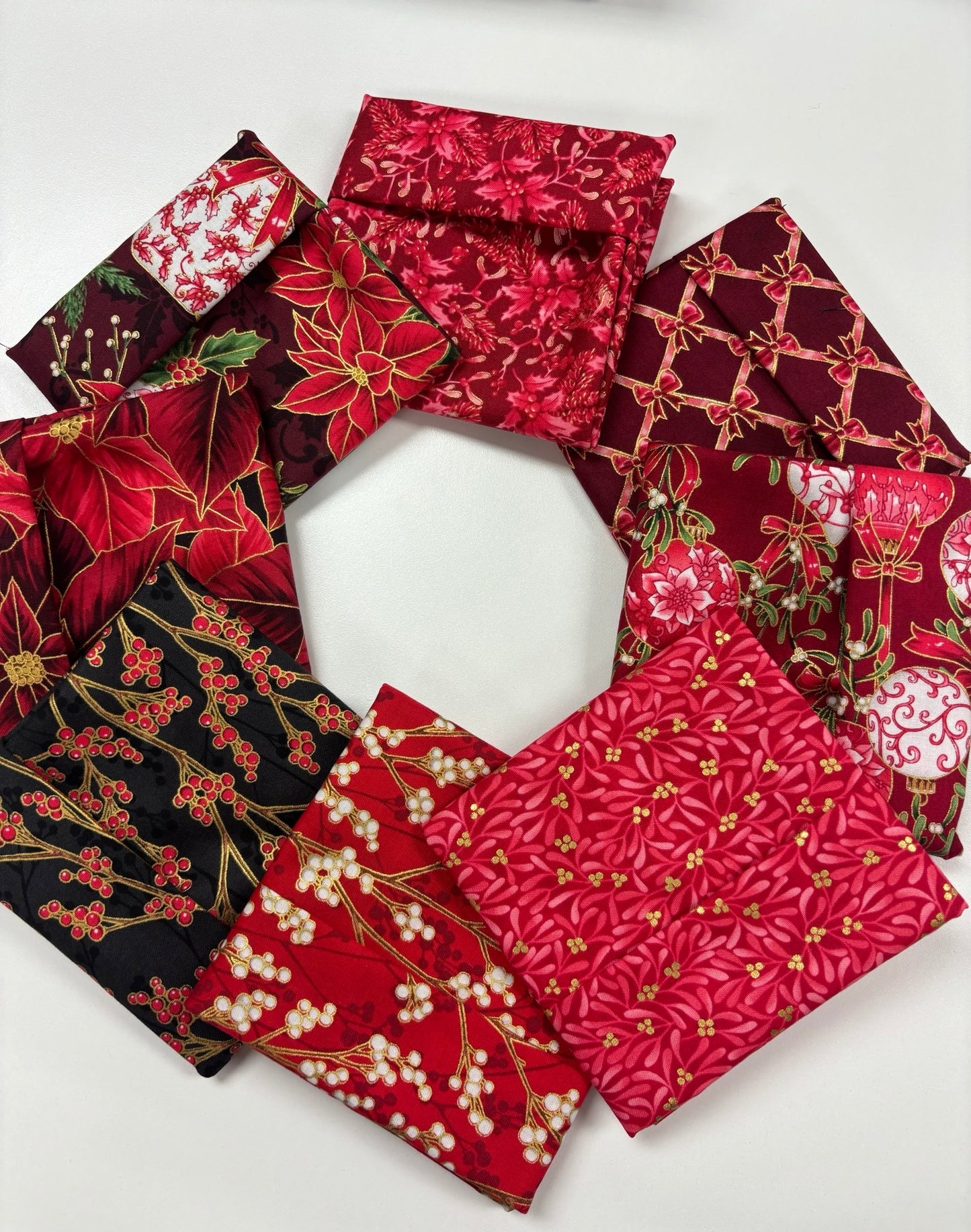 Holiday Flourish Fat Quarter Bundle Red