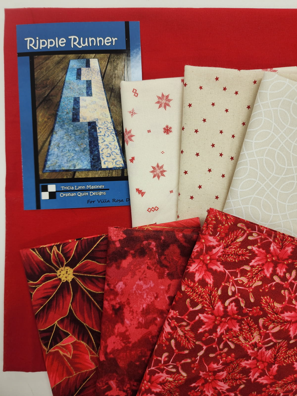 Holiday Flourish Ripple Runner Kit Red