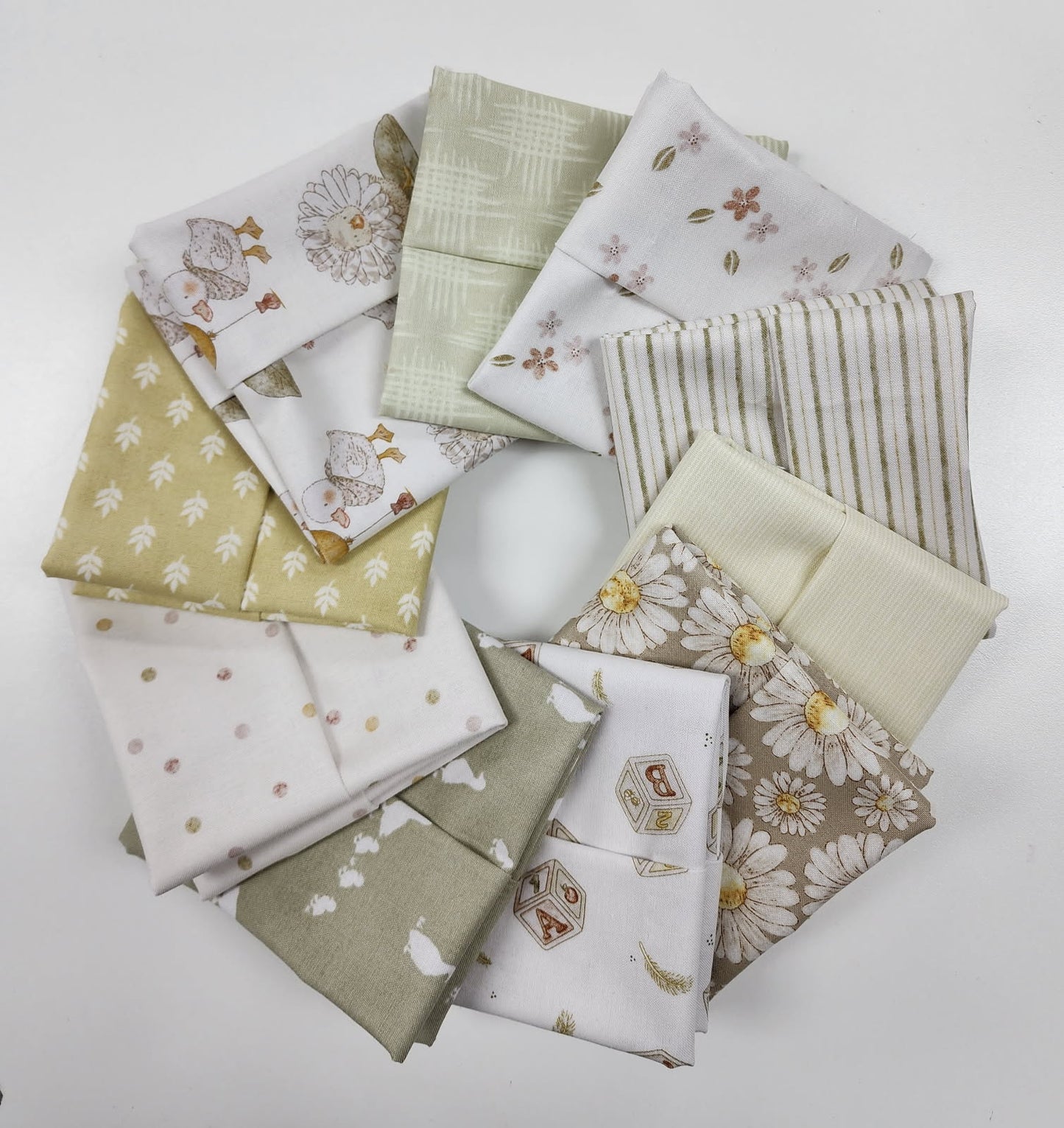 Tiny Waddles Fat Quarter Bundle