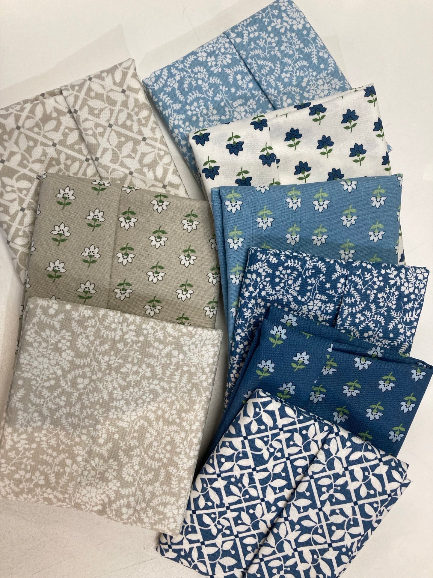 Shoreline Taupe and Light Blue Fat Quarter Bundle