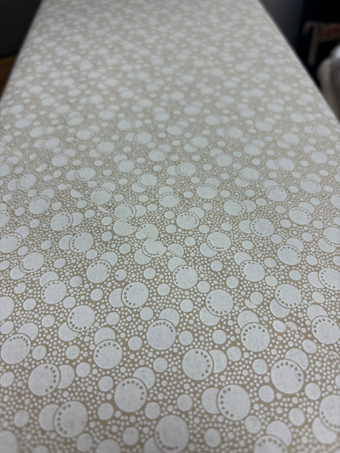 Classic Tone on Tone 47748