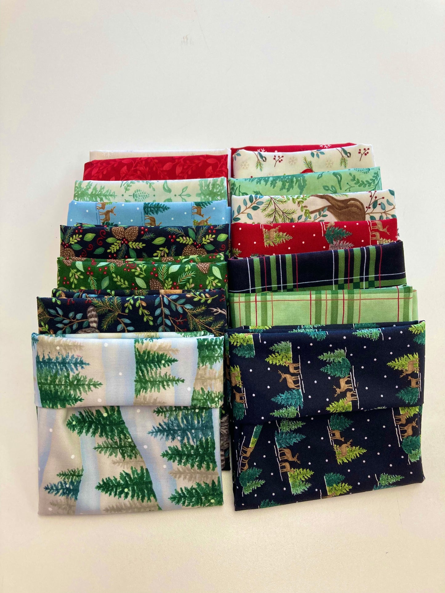 Woodland Winter Fat Quarter Bundle (16)