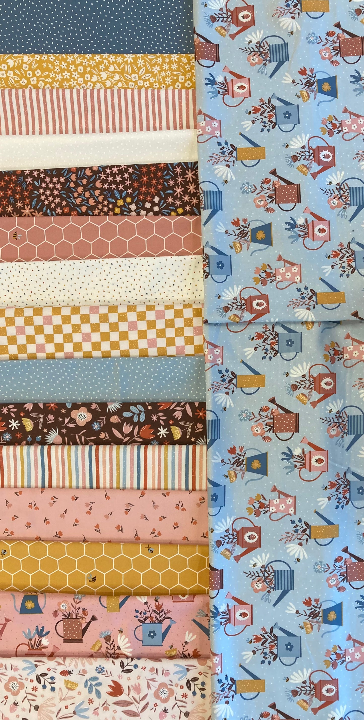 Blossoms and Blooms Fat Quarter Bundle