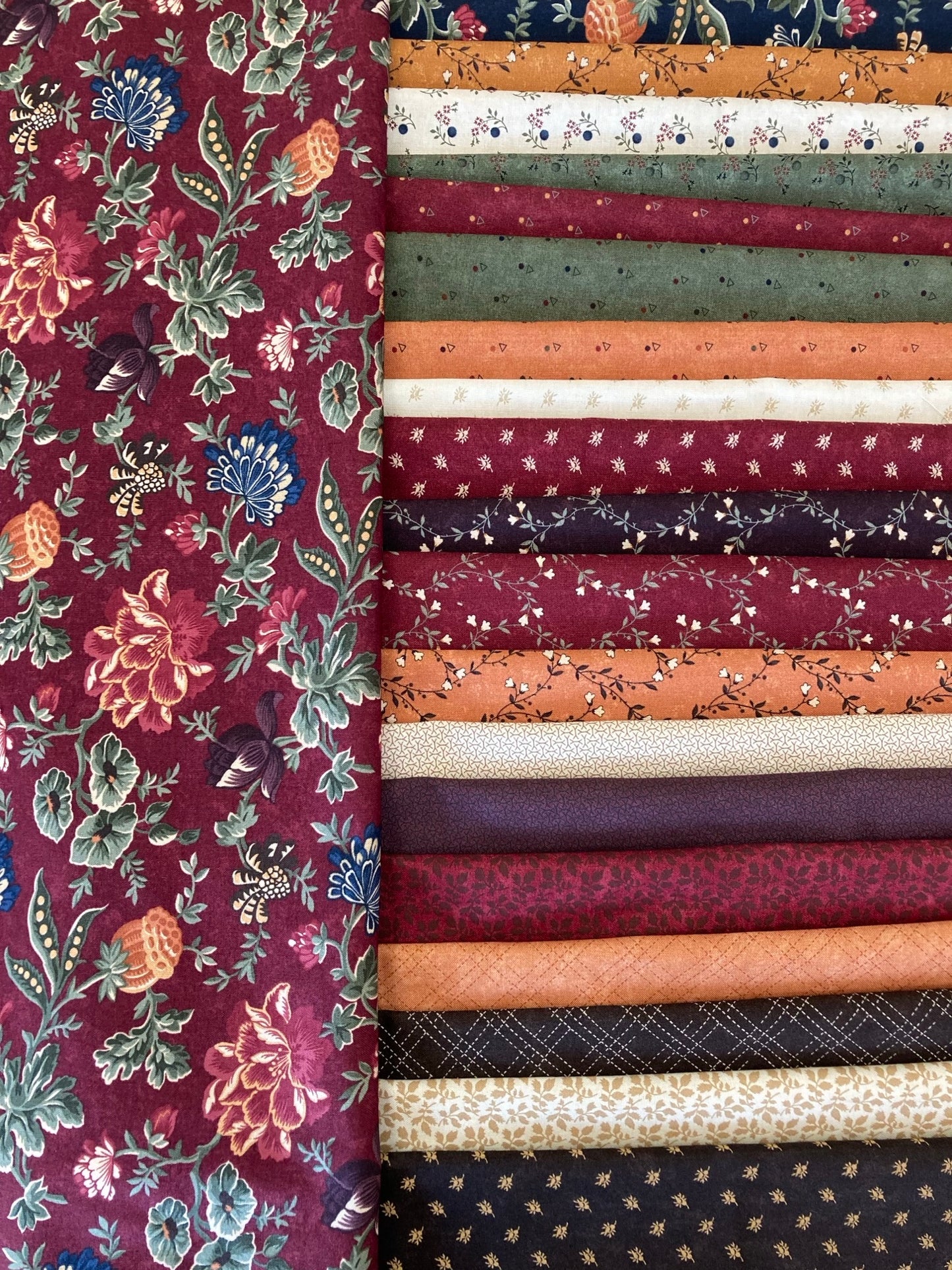 Quail Run Burgundy Fat Quarter Bundle
