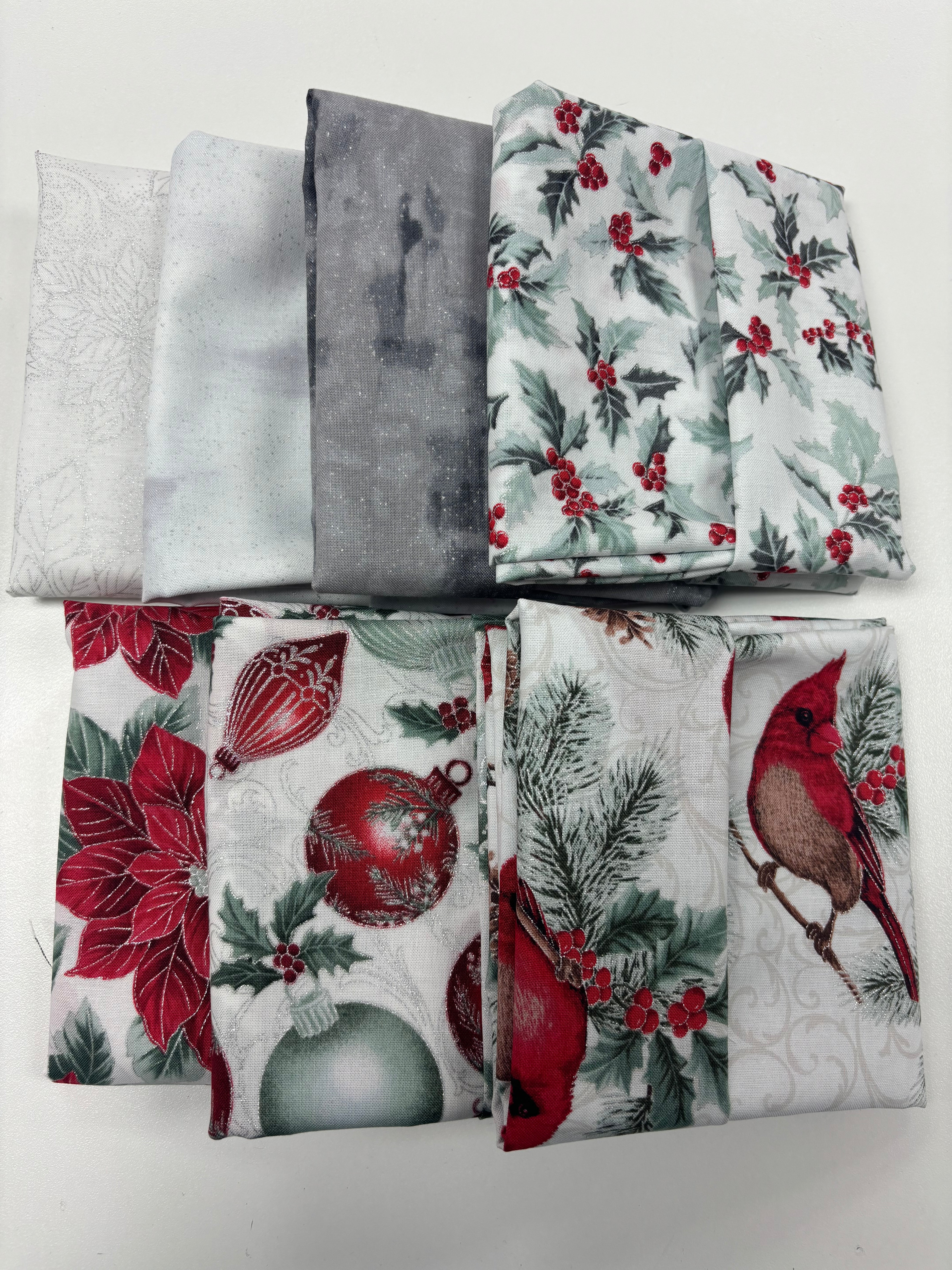 Christmas Splendor Fat Quarter Bundle – Mama Bears Quilt Shoppe
